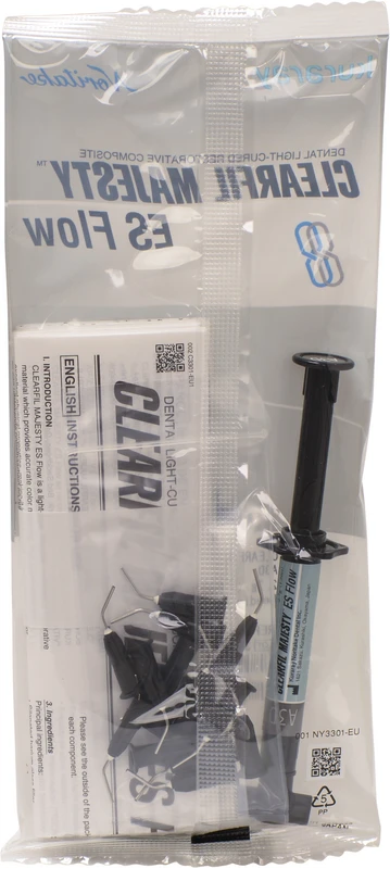 CLEARFIL MAJESTY™ ES Flow Packung 2,7 g Spritze low A3D, 15 Applikationsspitzen