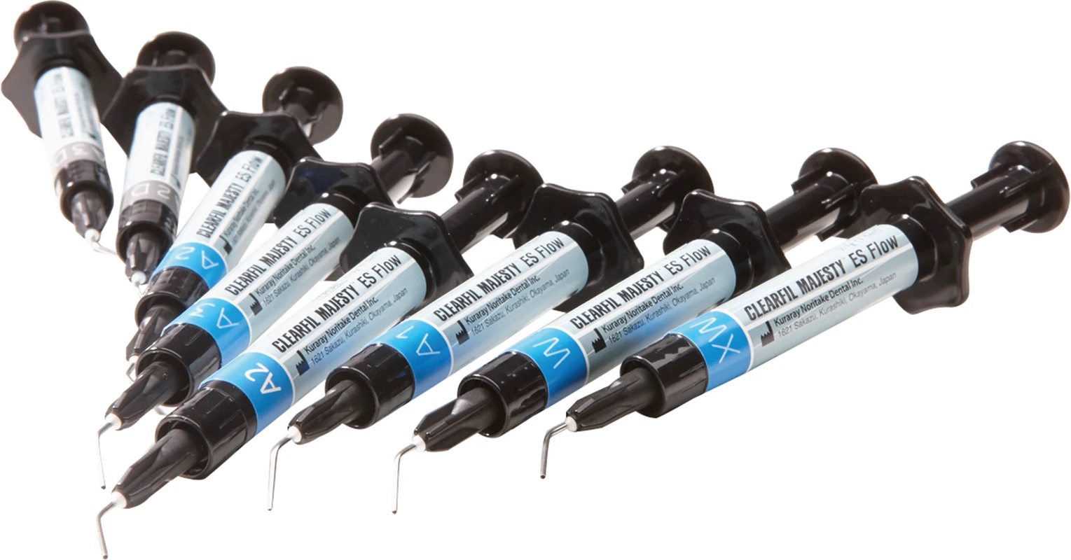 CLEARFIL MAJESTY™ ES Flow Packung 2,7 g Spritze low A2, 15 Applikationsspitzen