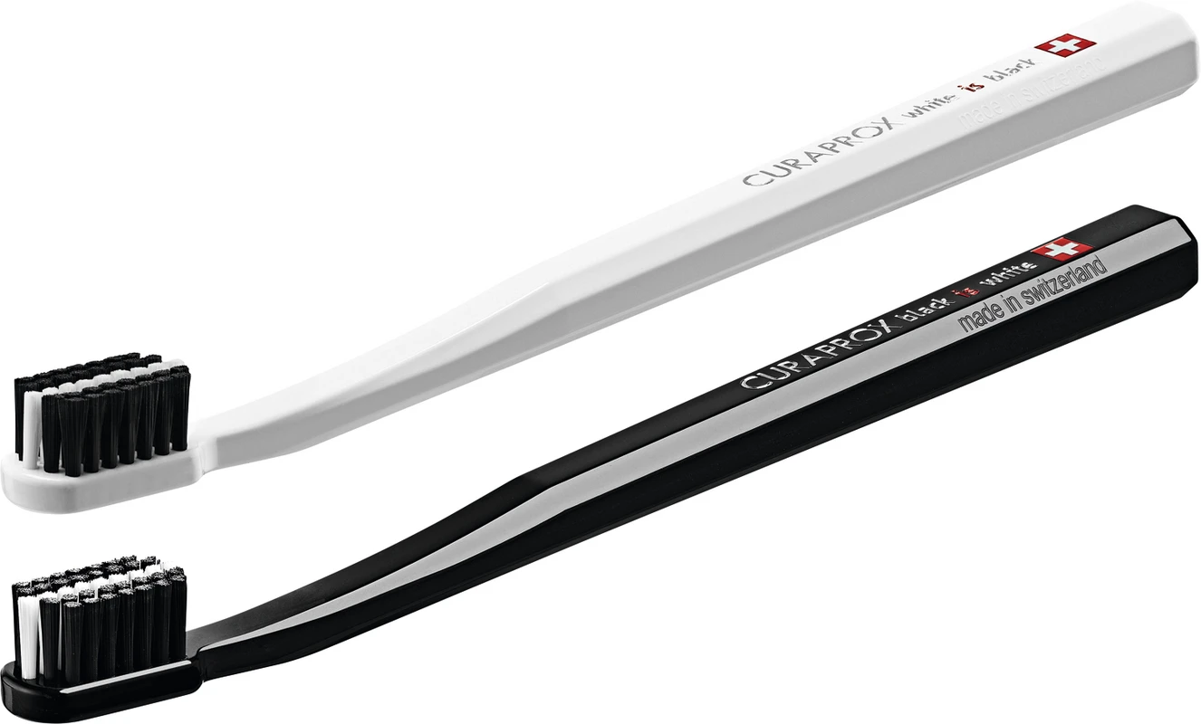 CURAPROX black is white Packung 2 Zahnbürsten