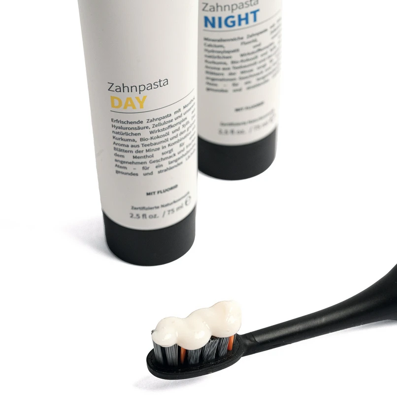 Zahnpasta Day & Night Packung 2 x 75 ml Tube