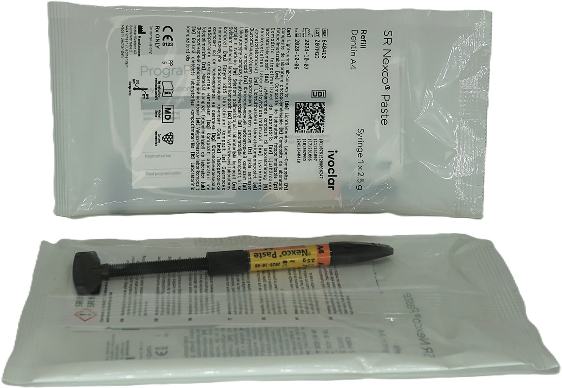 SR Nexco® Spritze 2,5 g Paste dentin A4