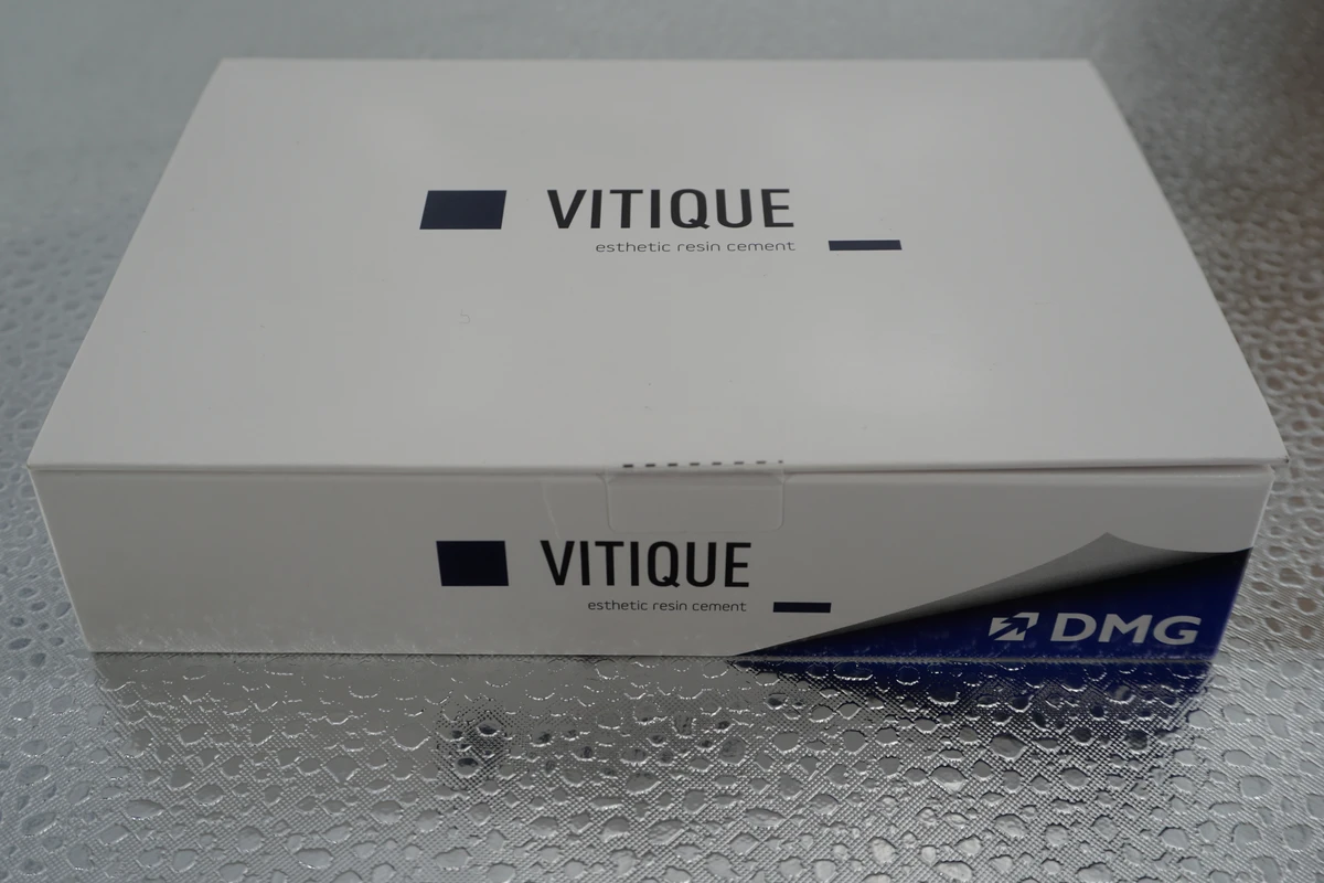 Vitique Packung 6 g Spritze Zement B1, 10 Veneer-Tips