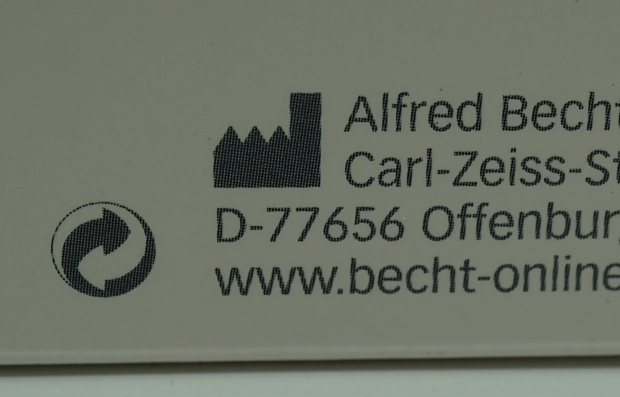 Dappengläser aus Buntglas Becht